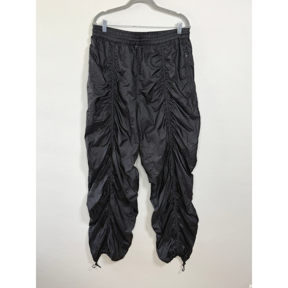 Aritzia TNA Nylon Parachute Pants L Black Ruched Lightweight Gorpcore Streetwear